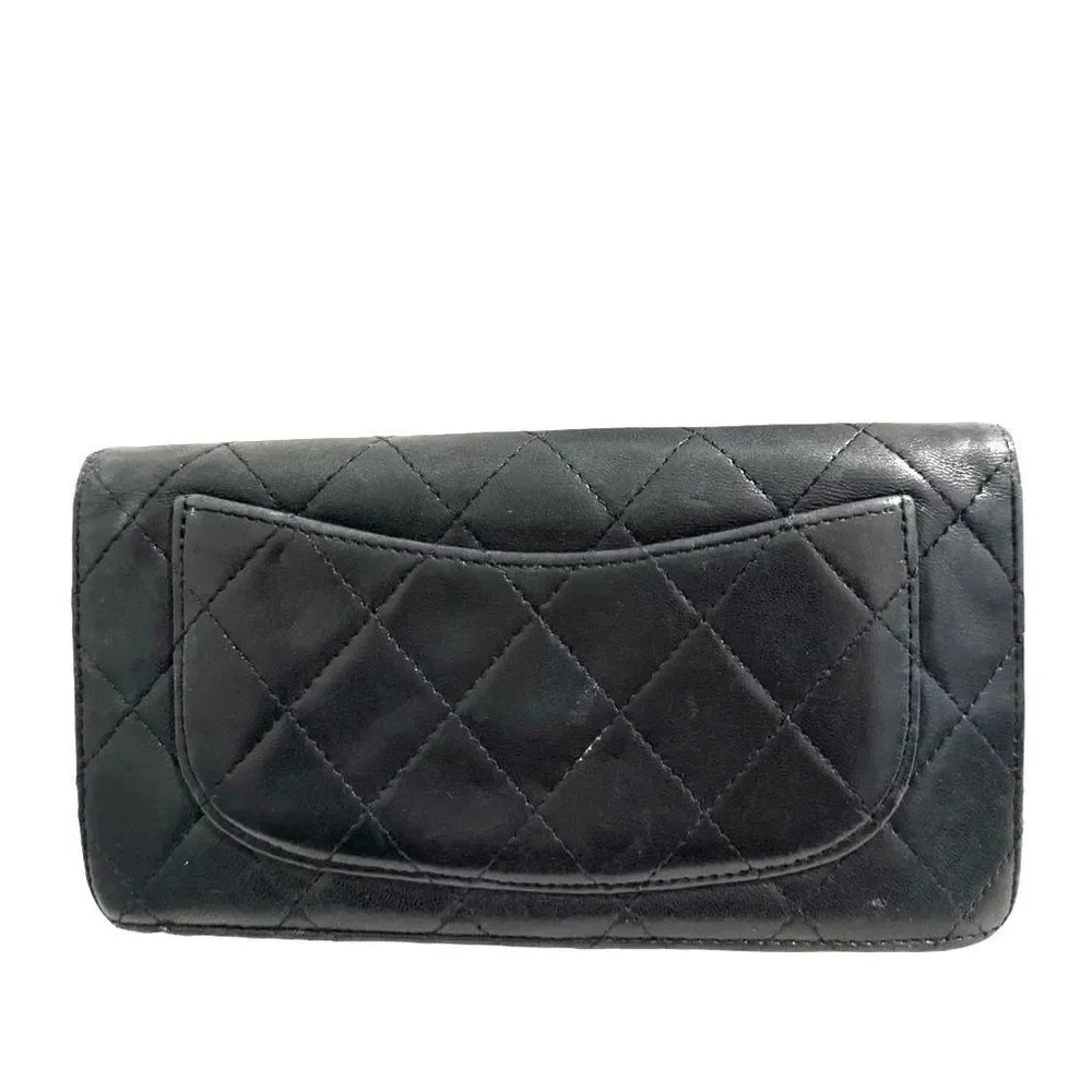 Chanel quilted leather wallet